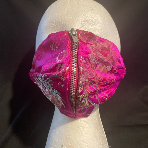 Face mask - Picture 4 of 6